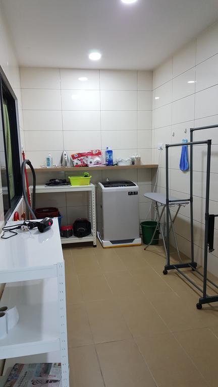 Ellis Lot 310 Villa Кучинг Екстериор снимка