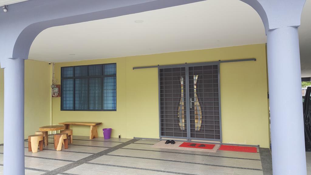 Ellis Lot 310 Villa Кучинг Екстериор снимка